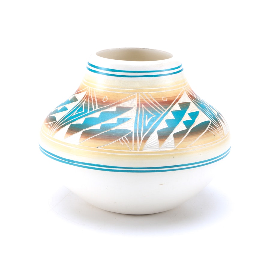 Contemporary Navajo Yazzie Vase (Attributed)