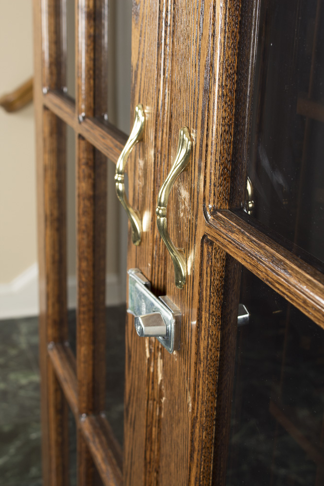 Oak Refrigerated Wine Cooler Cabinet