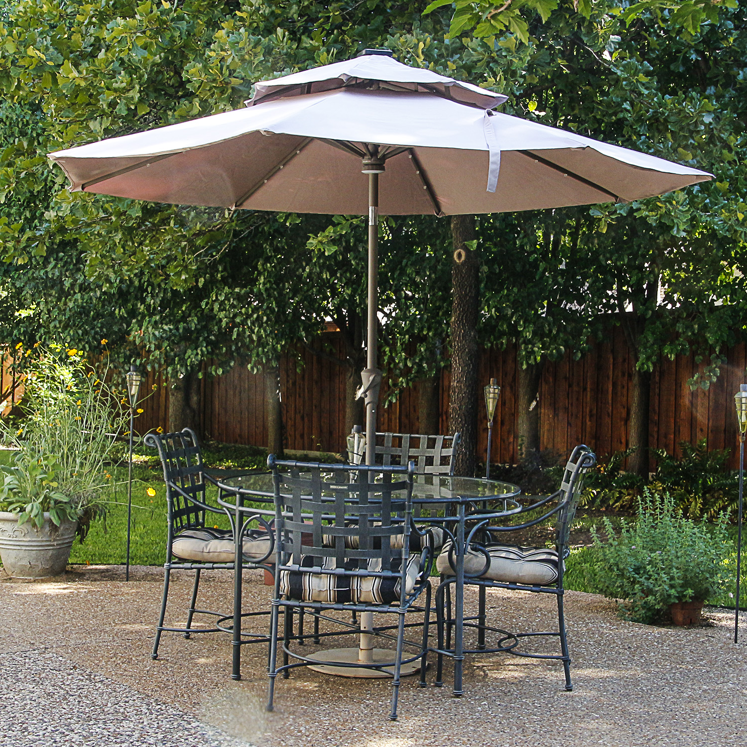 Brown Jordan Table and Four Chair Patio Set