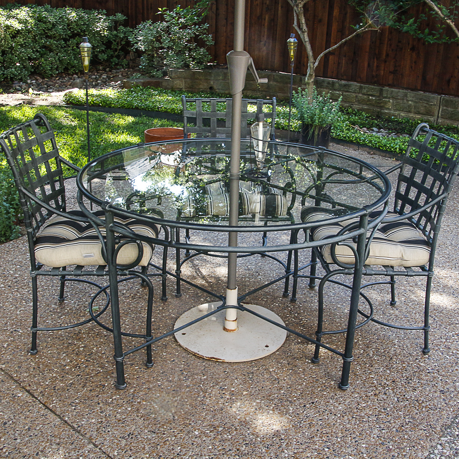 Brown Jordan Table and Four Chair Patio Set