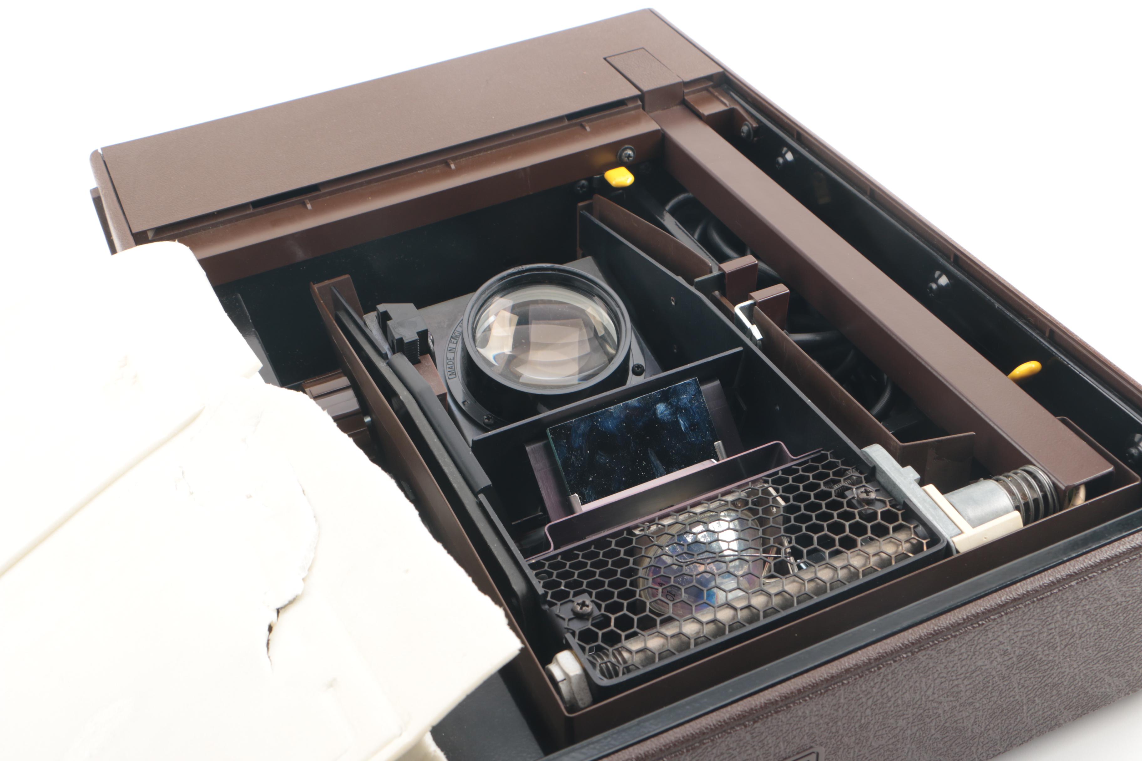 Vintage Portable Overhead Projector by 3M