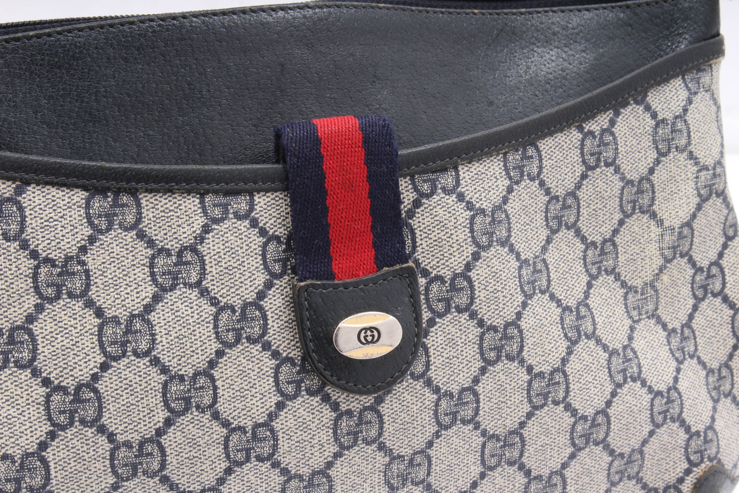 Vintage Gucci Leather Shoulder Bag