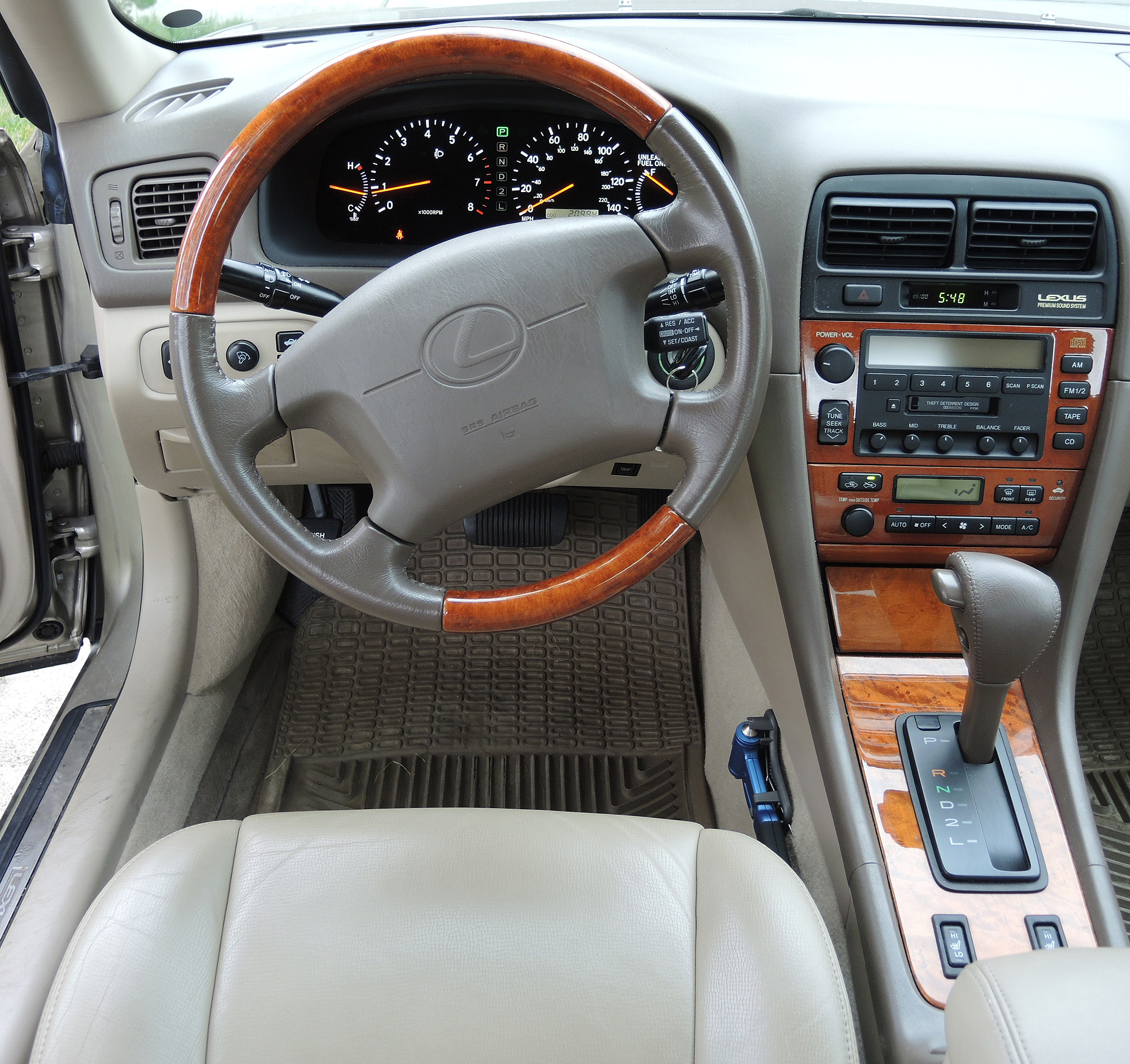2000 Lexus ES300 Platinum Series Luxury Sedan