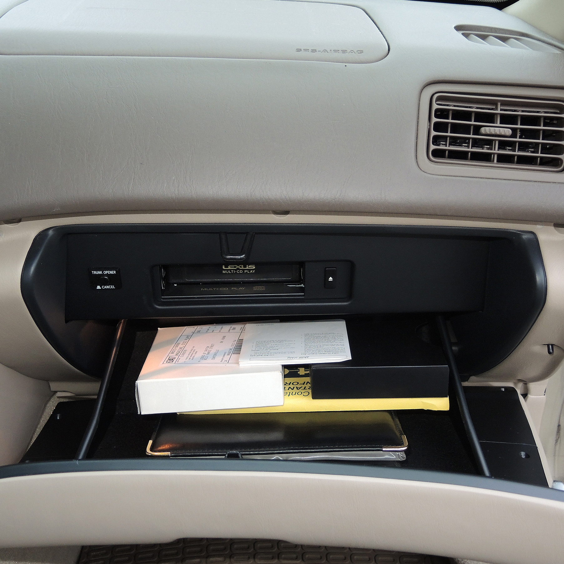 2000 Lexus ES300 Platinum Series Luxury Sedan