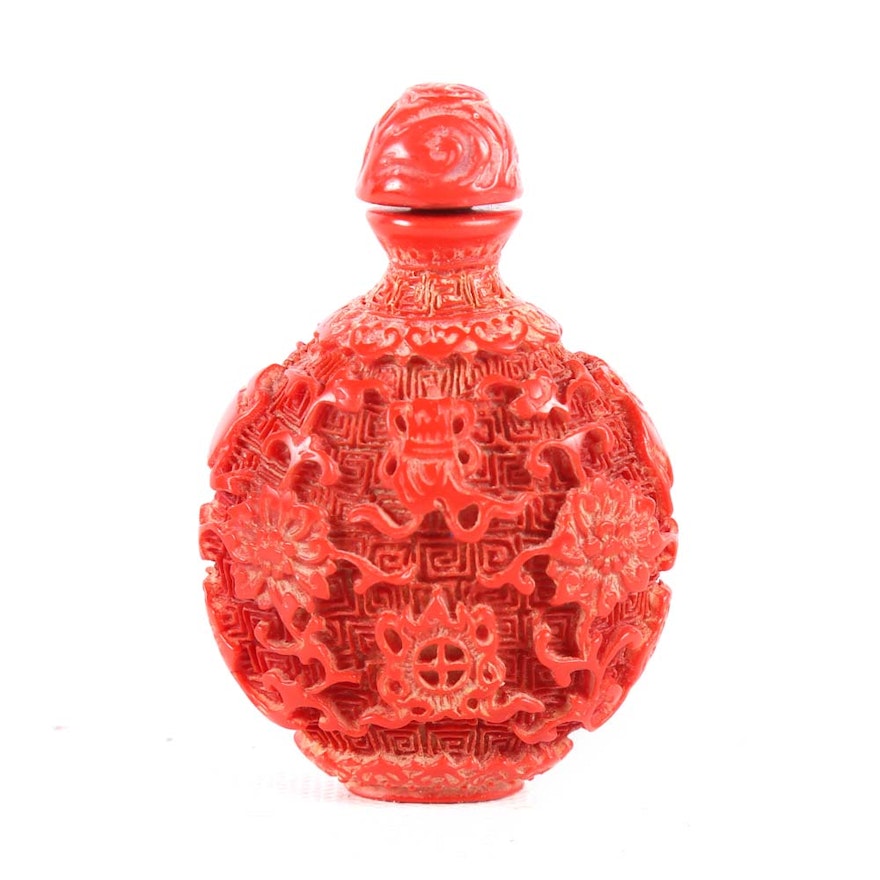 Chinese Carved Resin Snuff Bottle