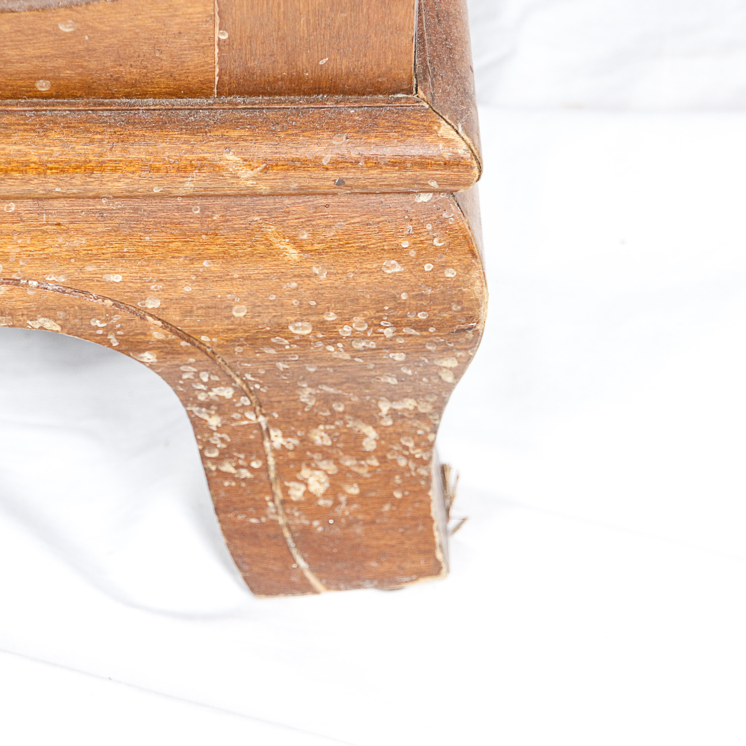 Vintage Lane Cedar Chest