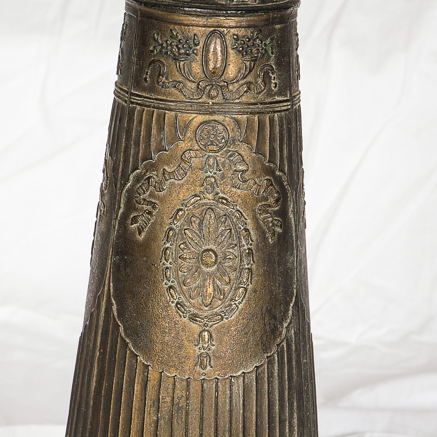 Early 20th Century B & H Style Art Nouveau Slag Glass and Metal Table Lamp