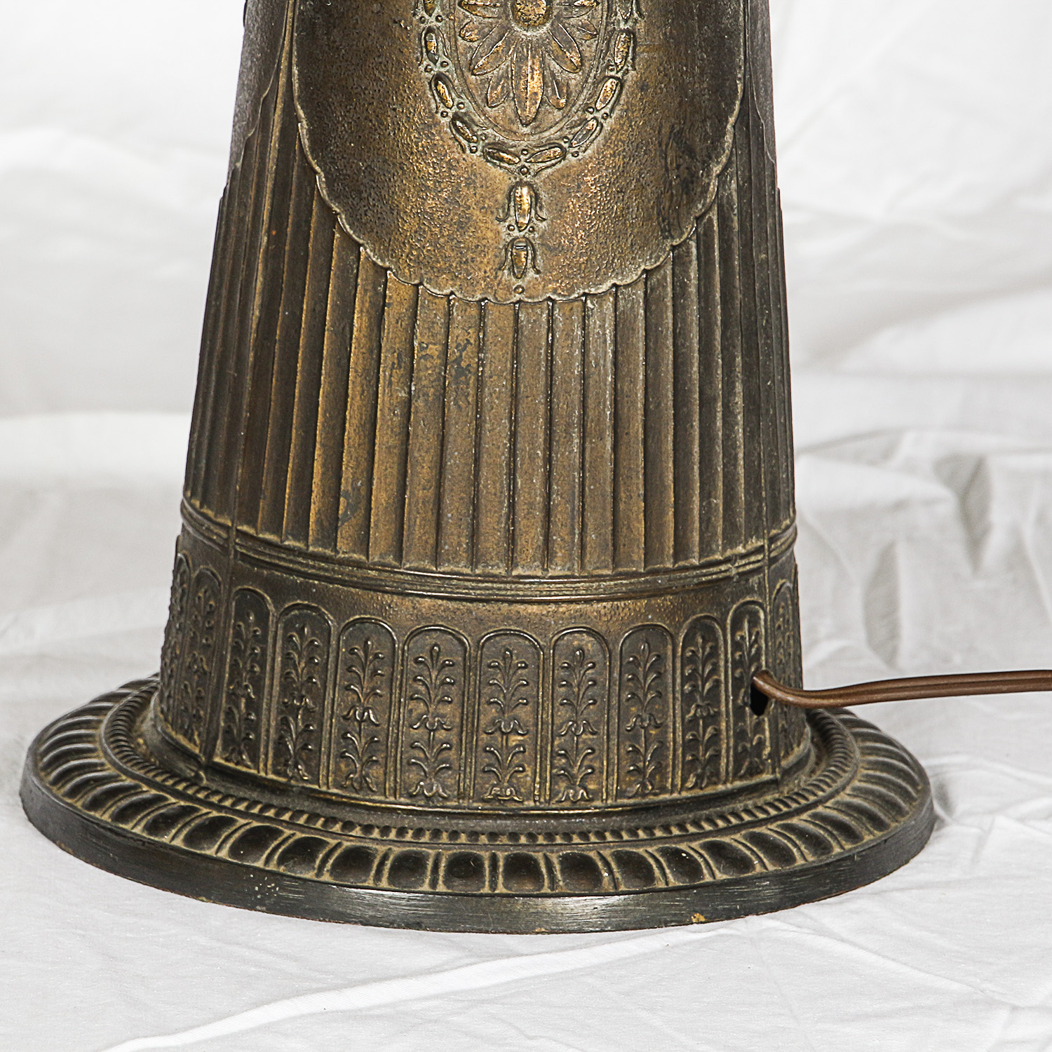 Early 20th Century B & H Style Art Nouveau Slag Glass and Metal Table Lamp