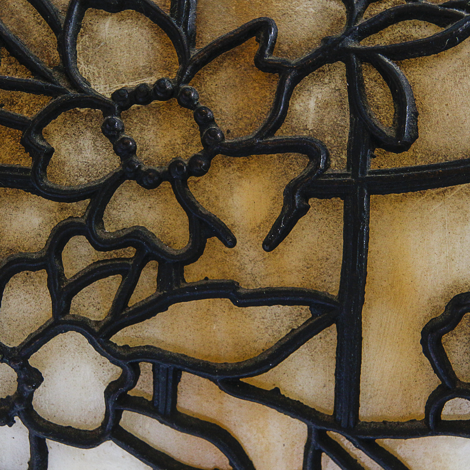 Early 20th Century B & H Style Art Nouveau Slag Glass and Metal Table Lamp