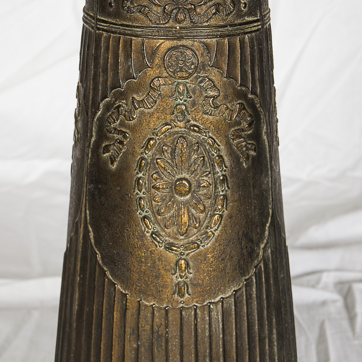 Early 20th Century B & H Style Art Nouveau Slag Glass and Metal Table Lamp