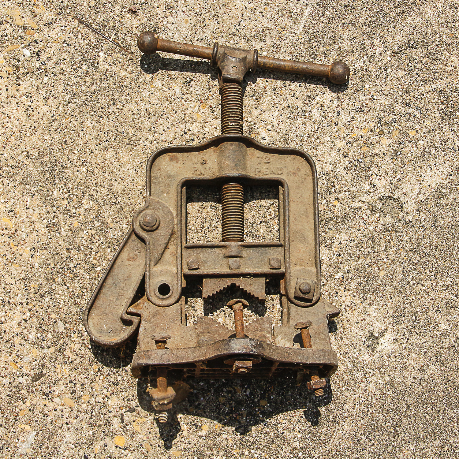 Bench Mount Yoke Pipe Vise