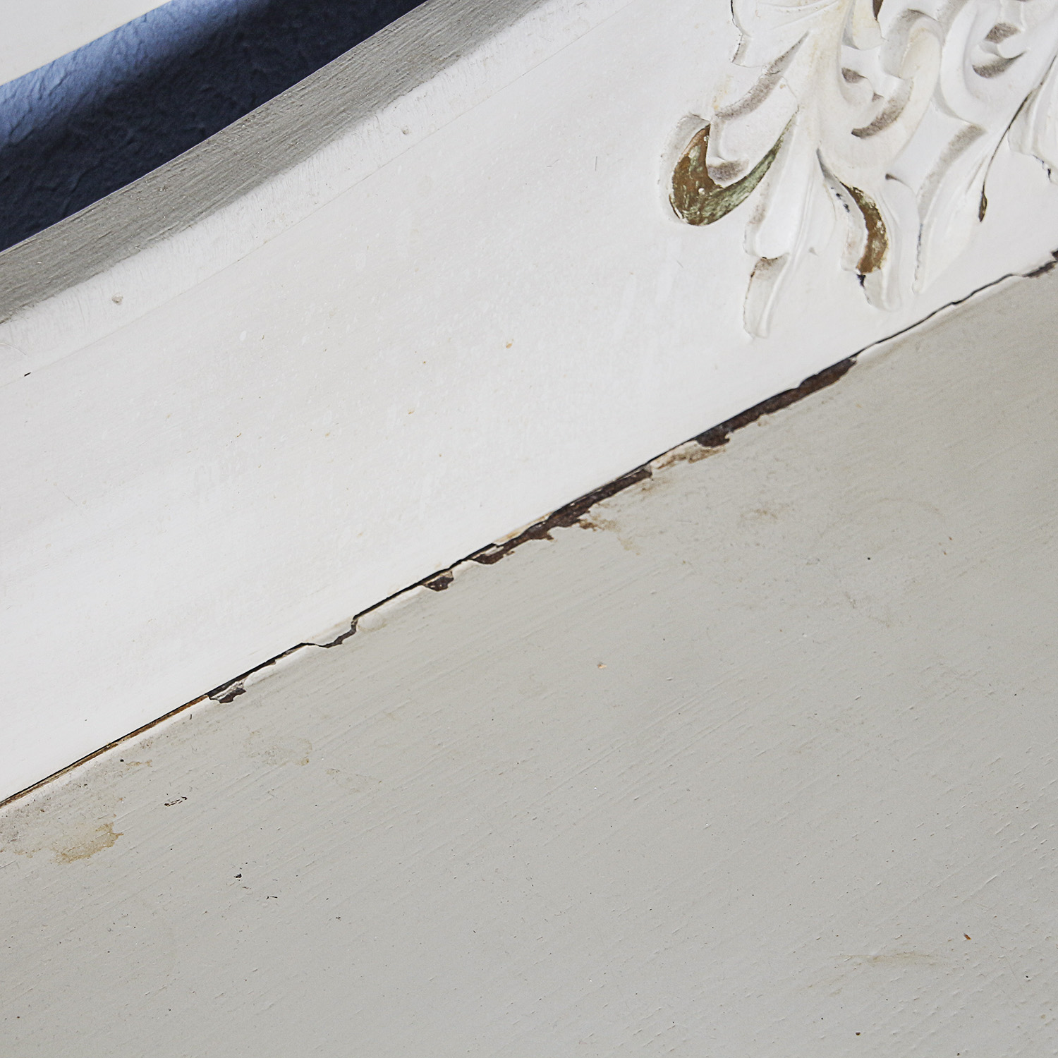 White Painted French Provincial Style Dresser