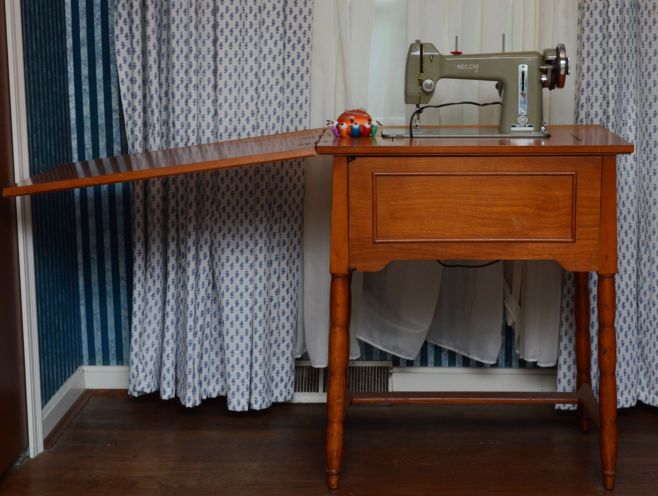 Necchi Sewing Machine with Table
