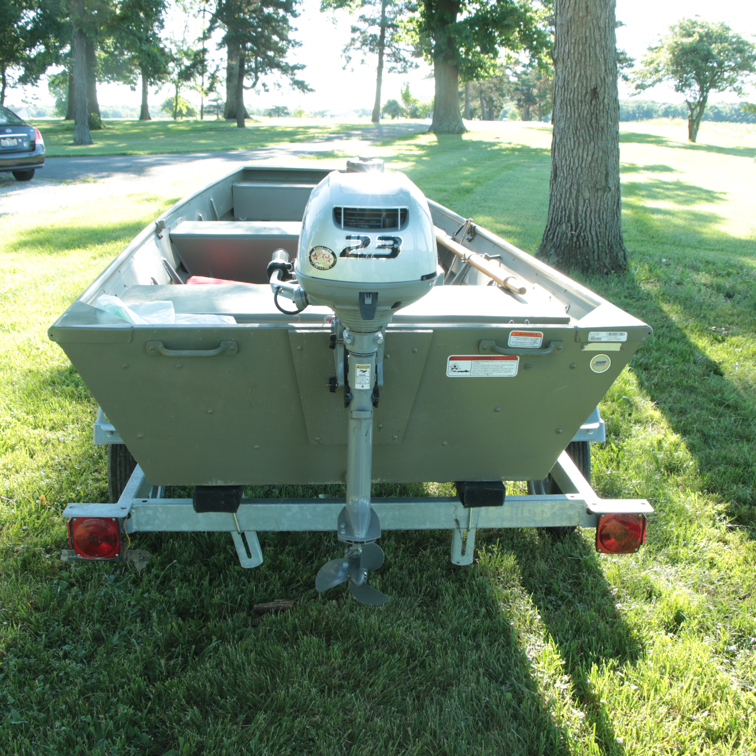 Tracker Topper 1436 Jon Boat And Yacht Club Trailer