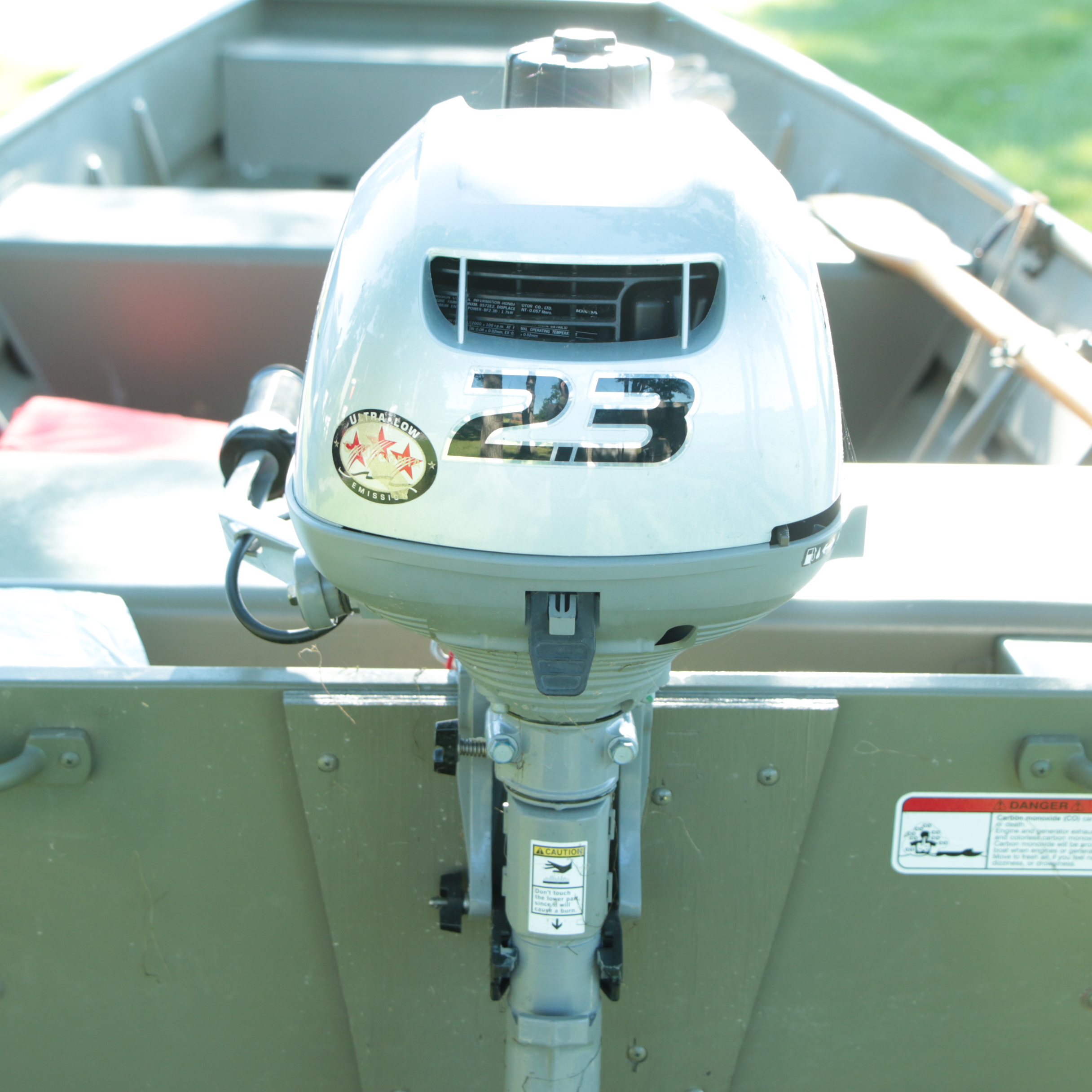 Tracker Topper 1436 Jon Boat And Yacht Club Trailer