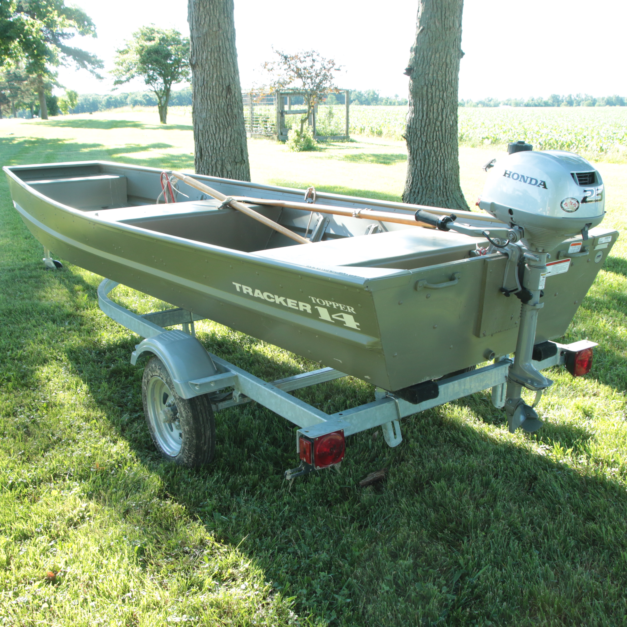 Tracker Topper 1436 Jon Boat And Yacht Club Trailer