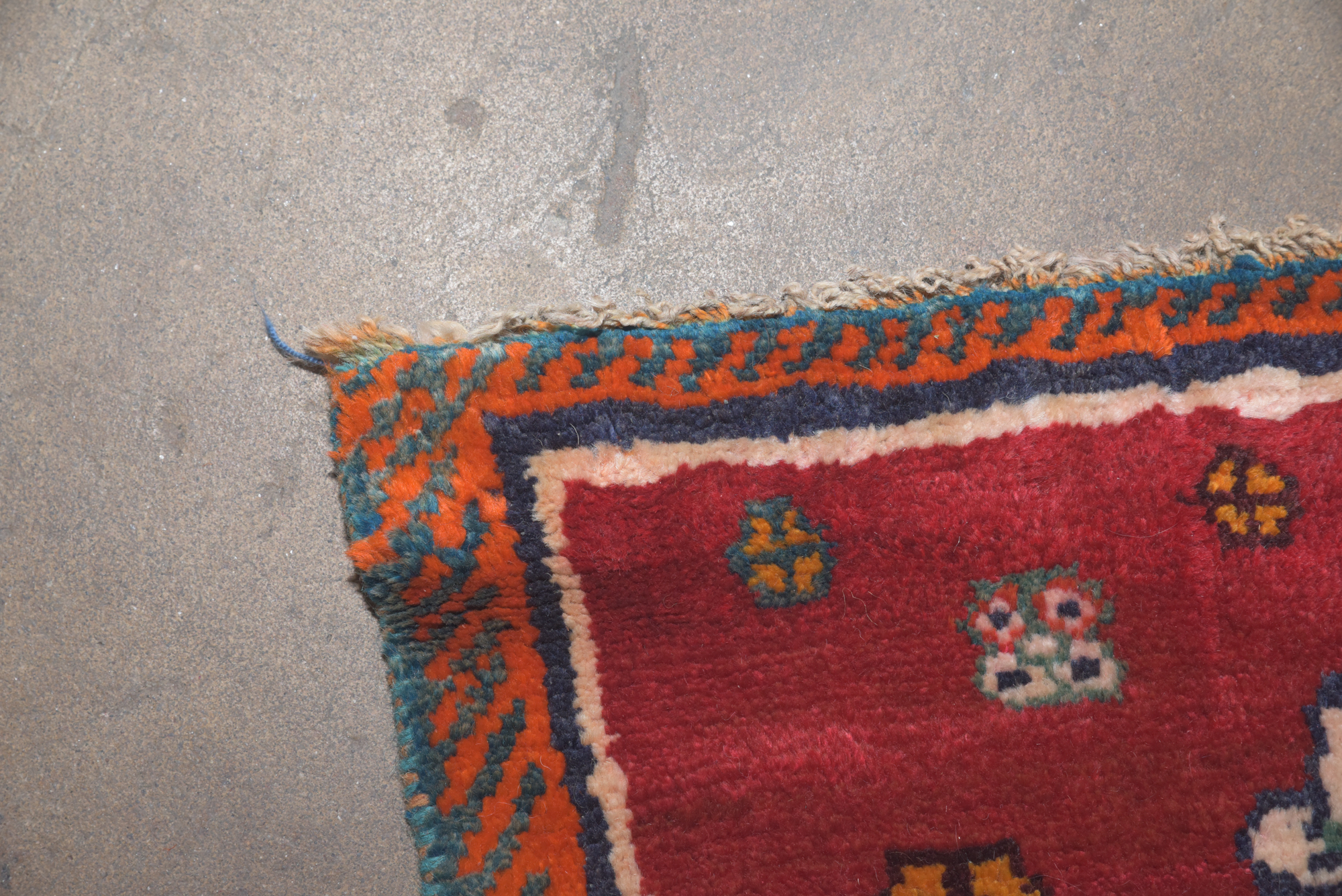 Hand-Knotted Persian Qashqai Wool Area Rug