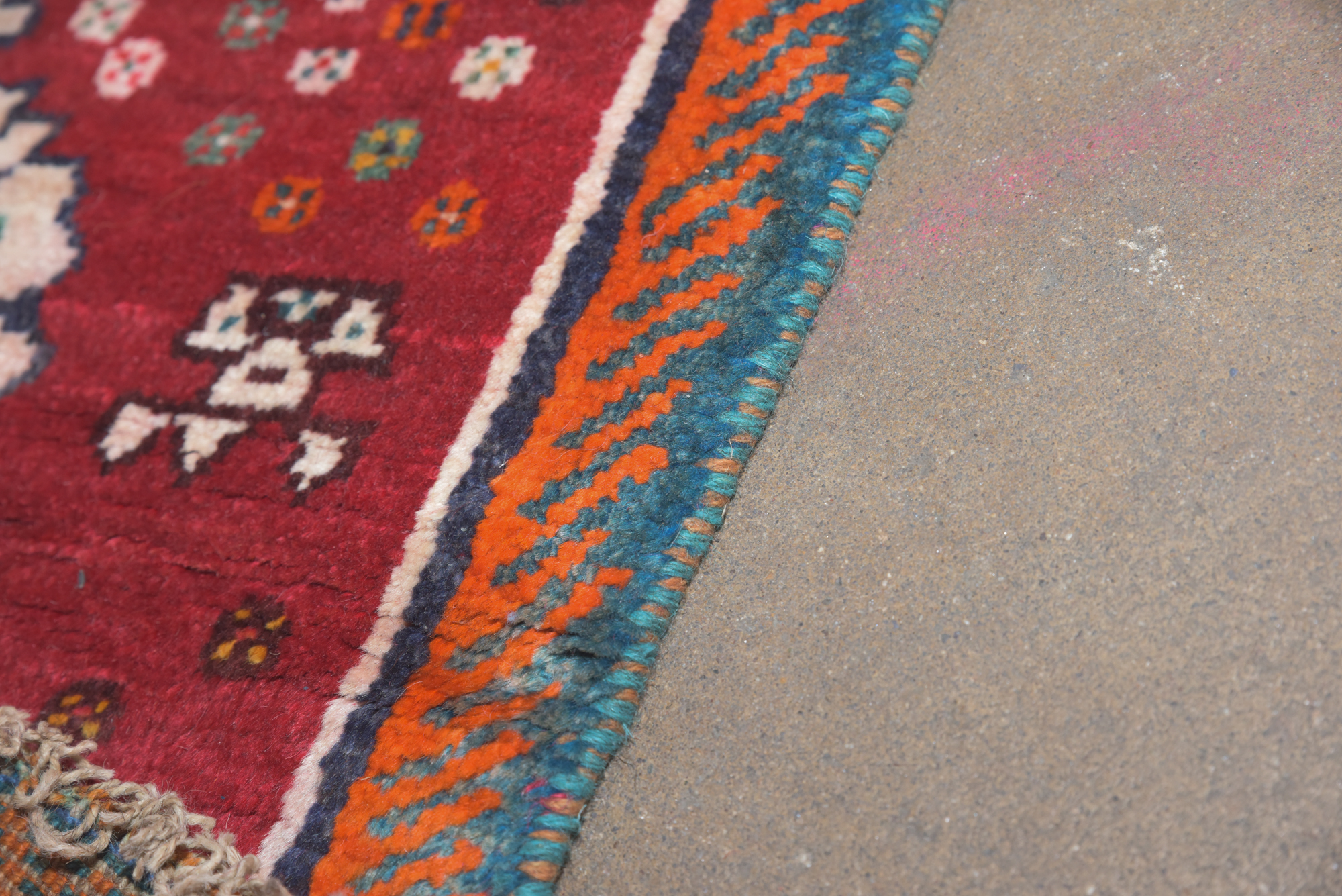 Hand-Knotted Persian Qashqai Wool Area Rug