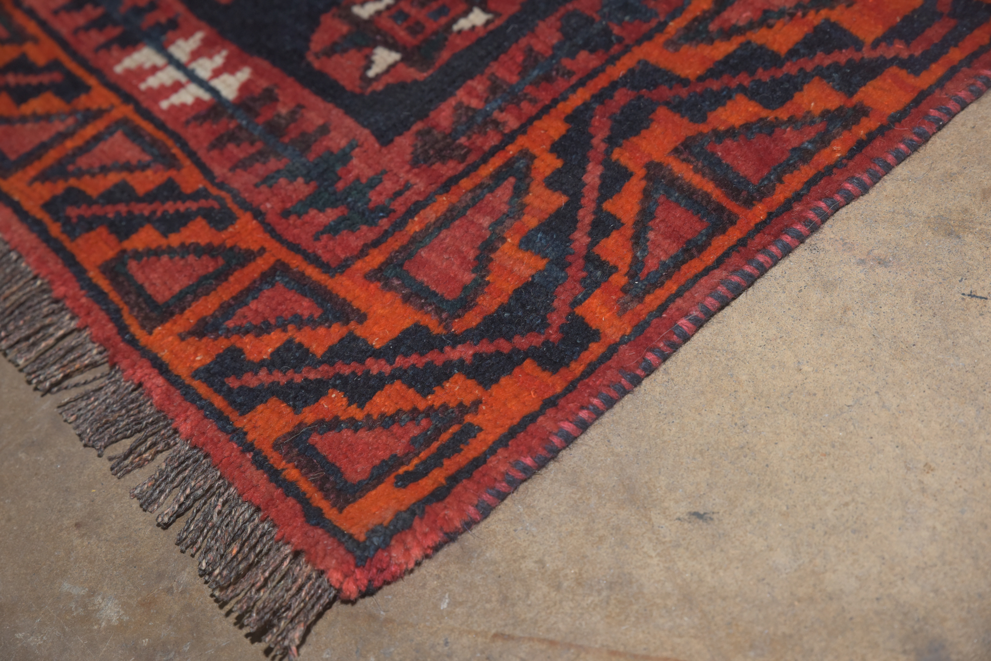 Hand-Knotted Persian Qashqai Wool Area Rug