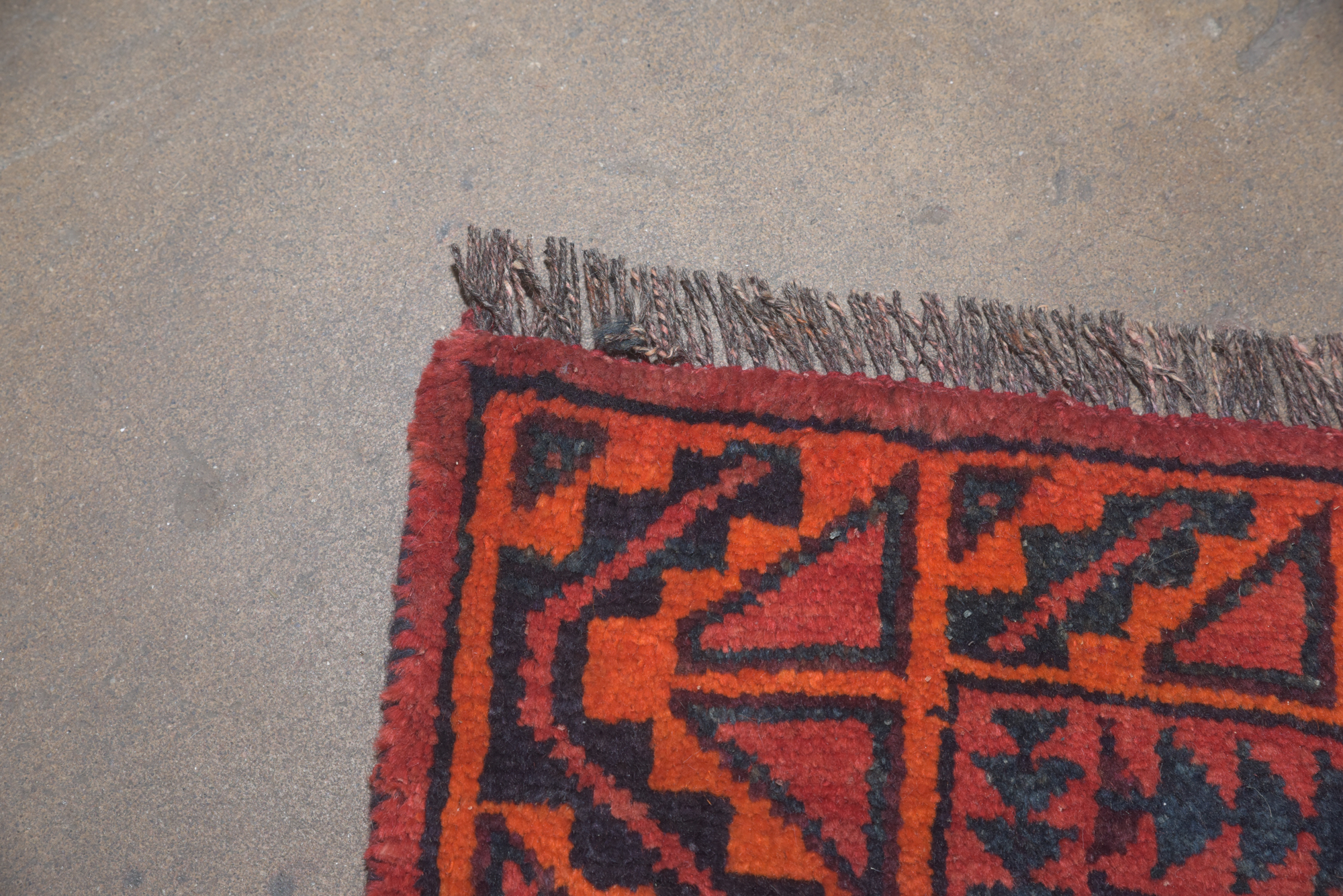 Hand-Knotted Persian Qashqai Wool Area Rug