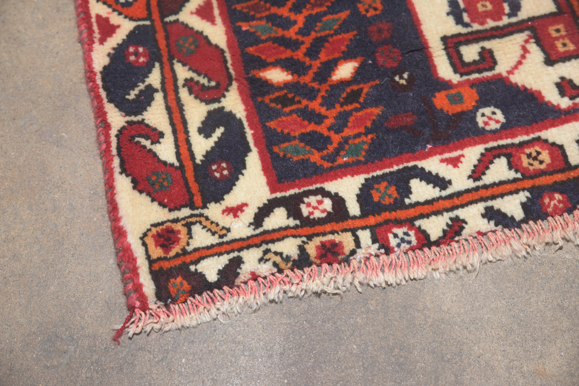 Hand-Knotted Persian Qashqai Wool Area Rug