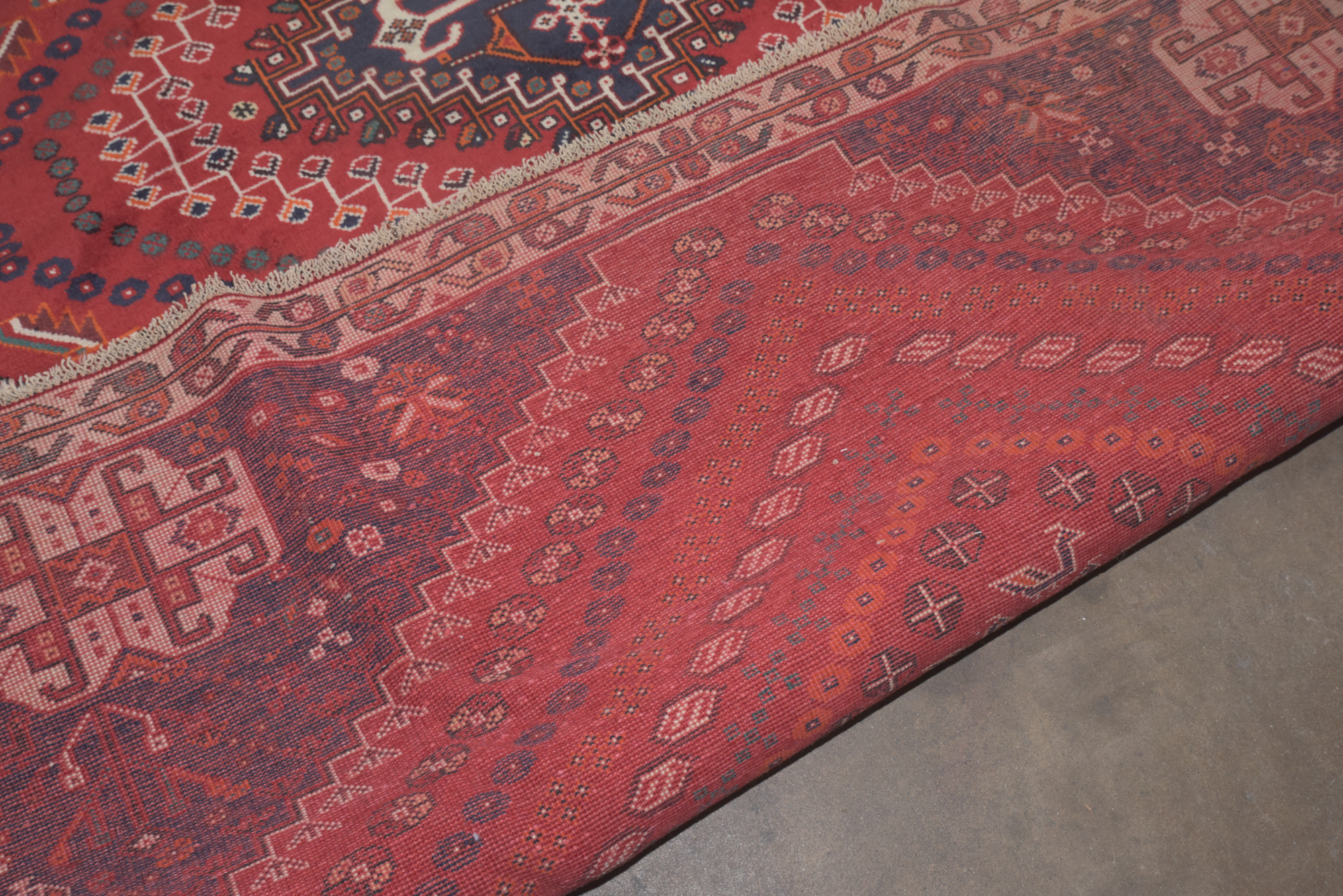 Hand-Knotted Persian Qashqai Wool Area Rug