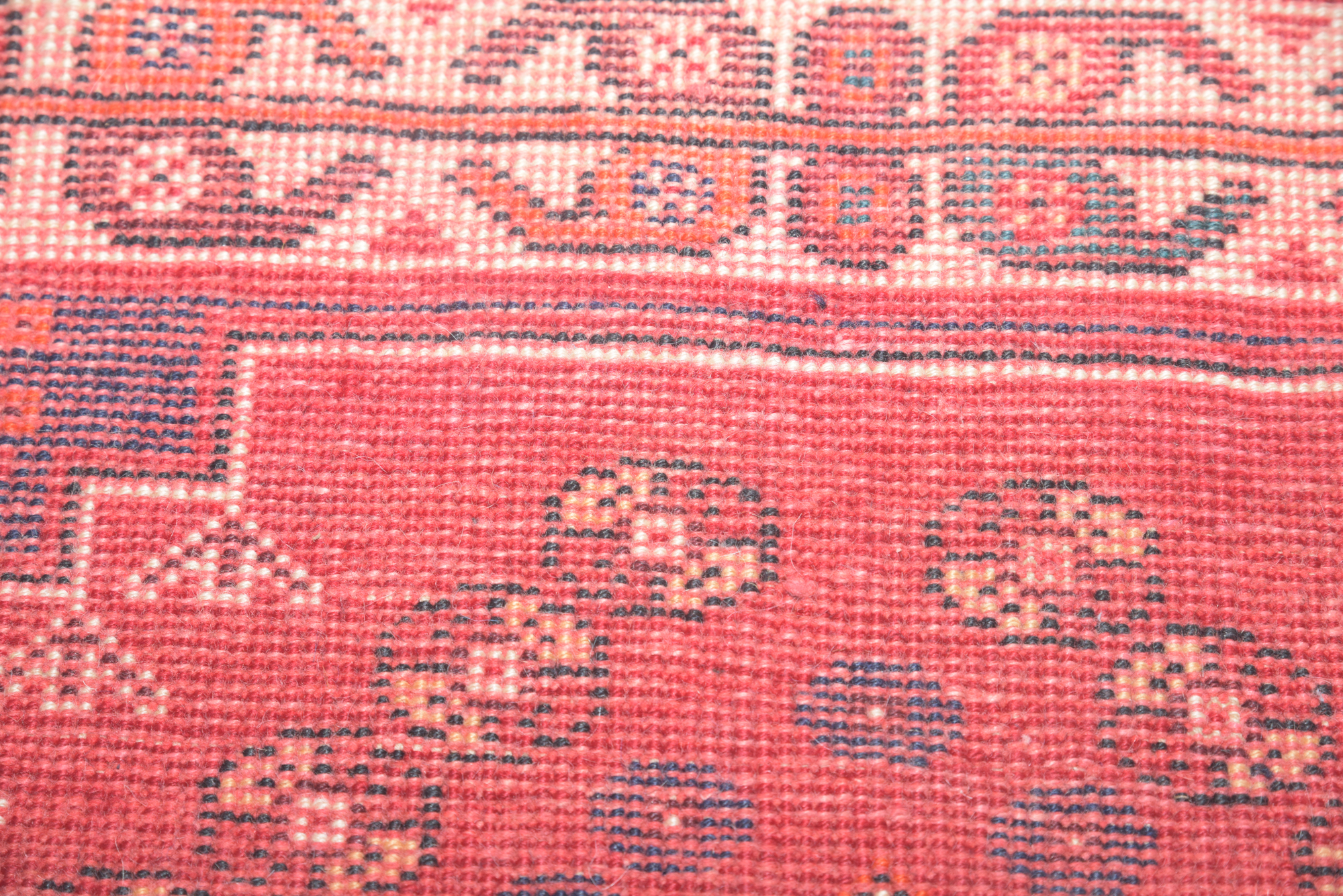 Hand-Knotted Persian Qashqai Wool Area Rug