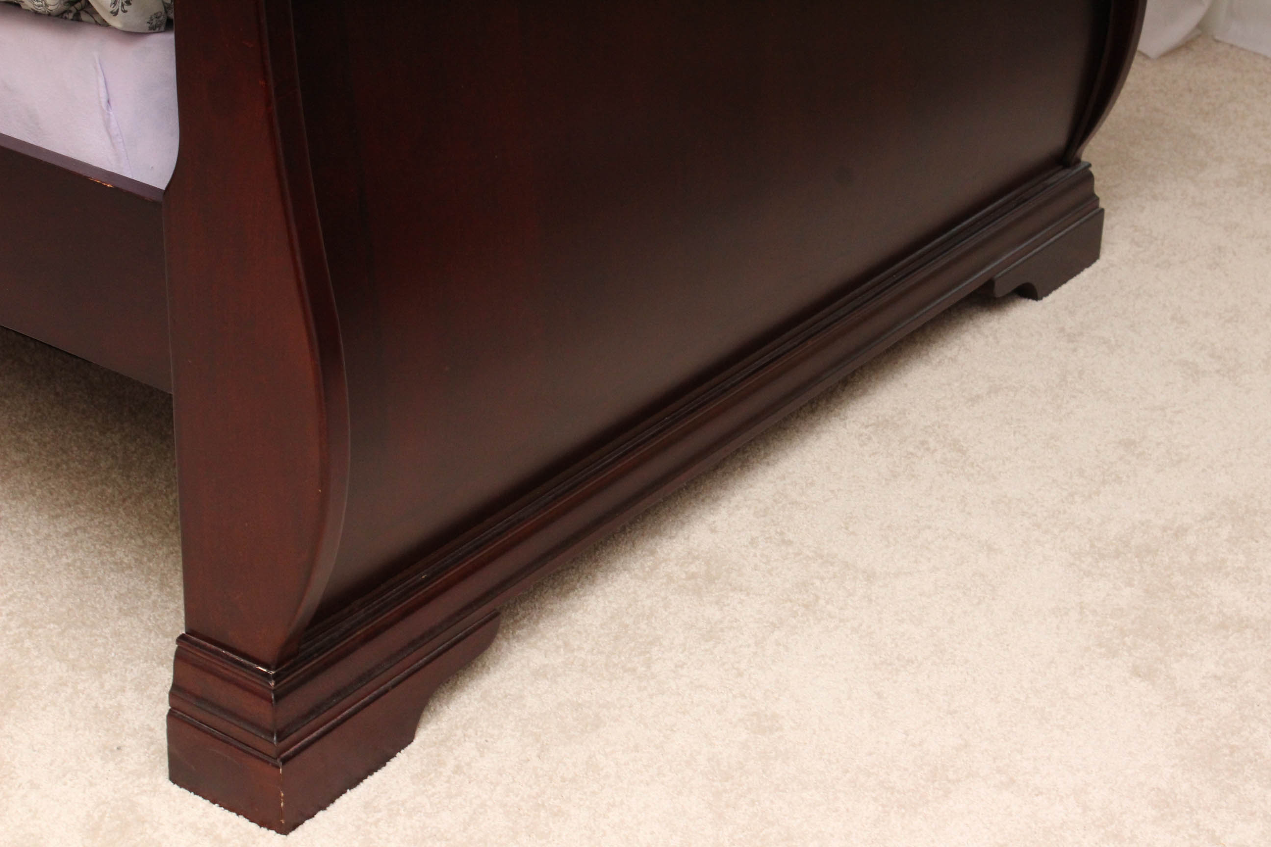 Mahogany Sleigh Style Full Bed