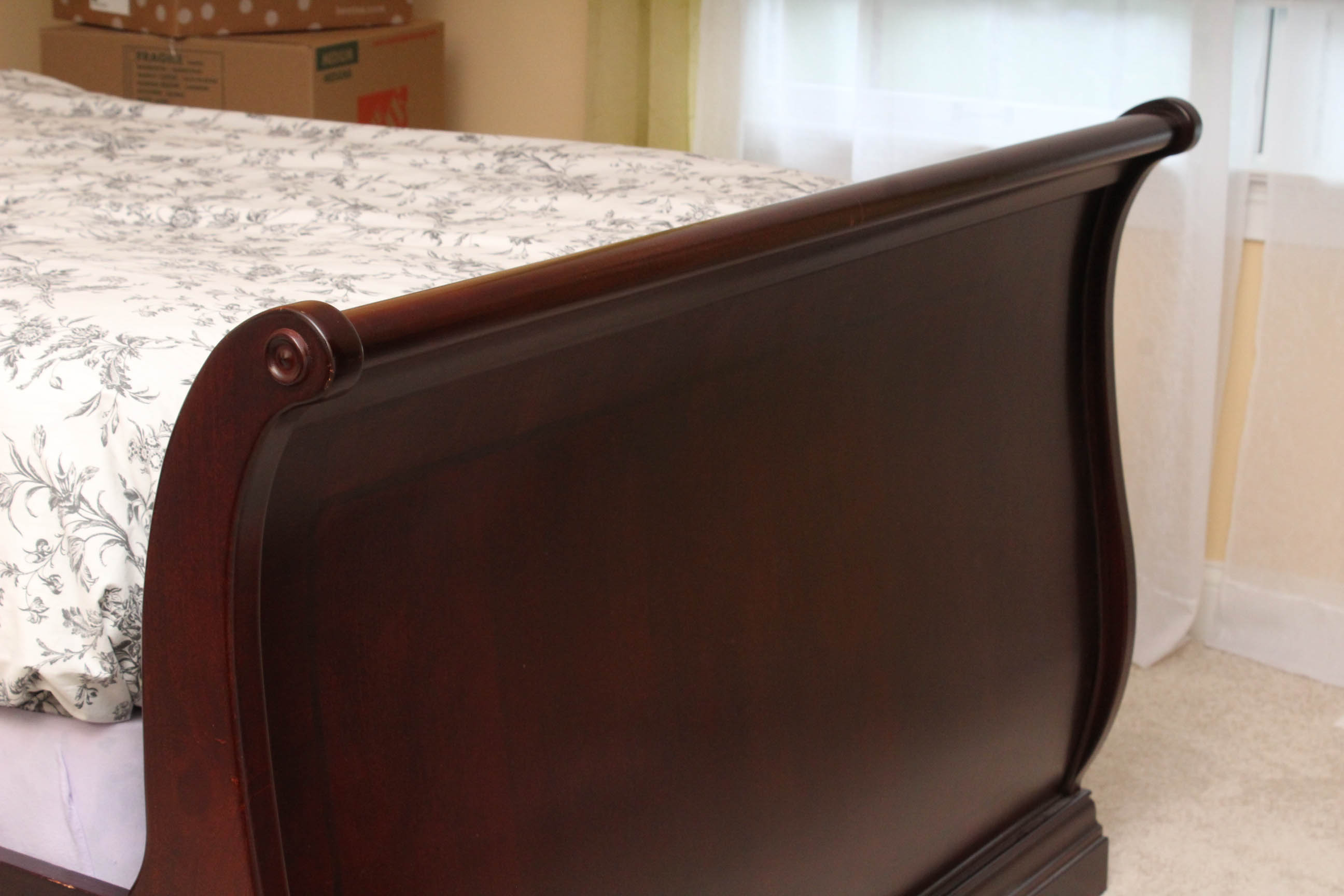 Mahogany Sleigh Style Full Bed