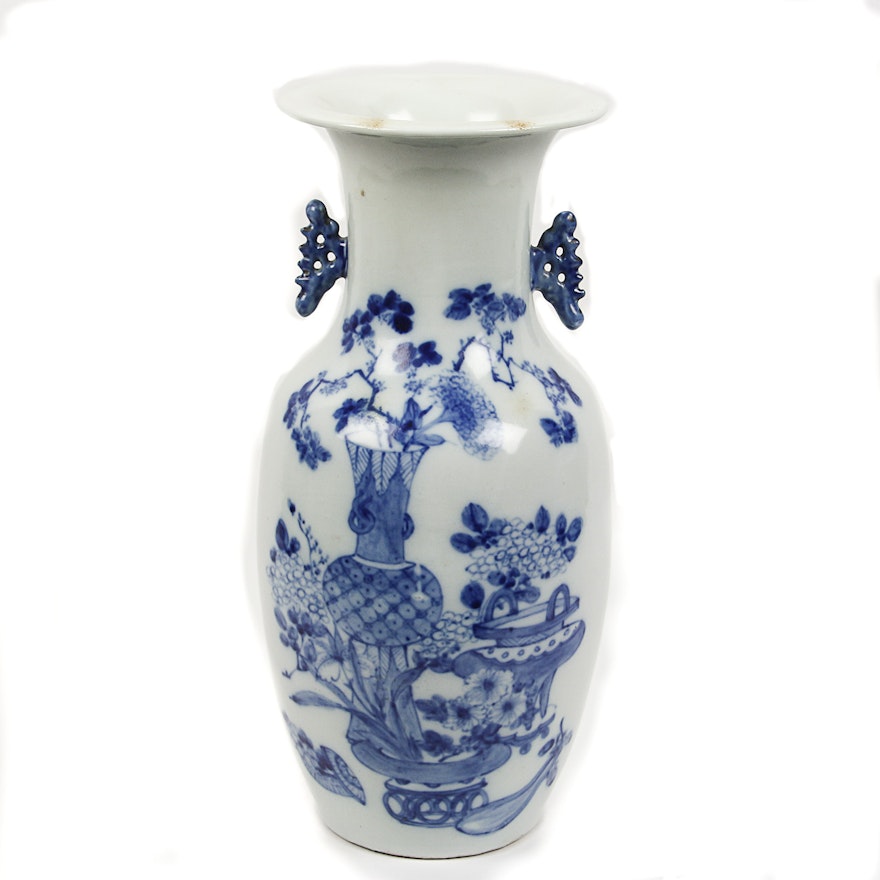 Chinese Hand-Painted Blue and White Porcelain Vase