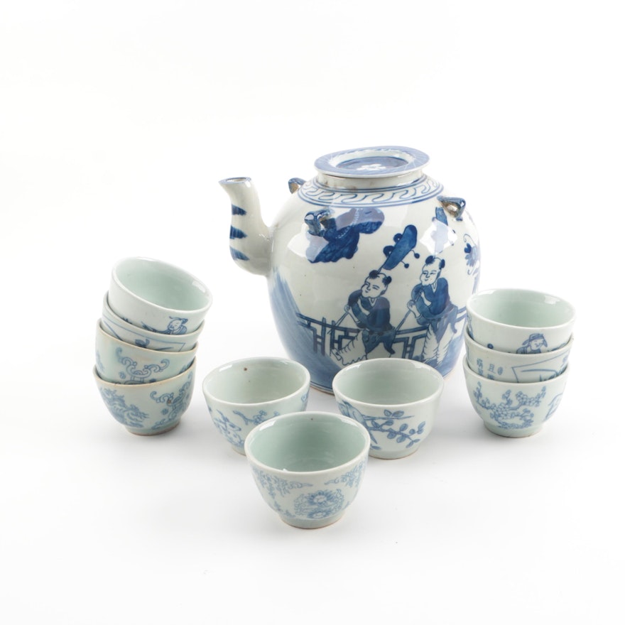 Chinese Republic Hand-Painted Porcelain Teapot with Footed Tea Cups