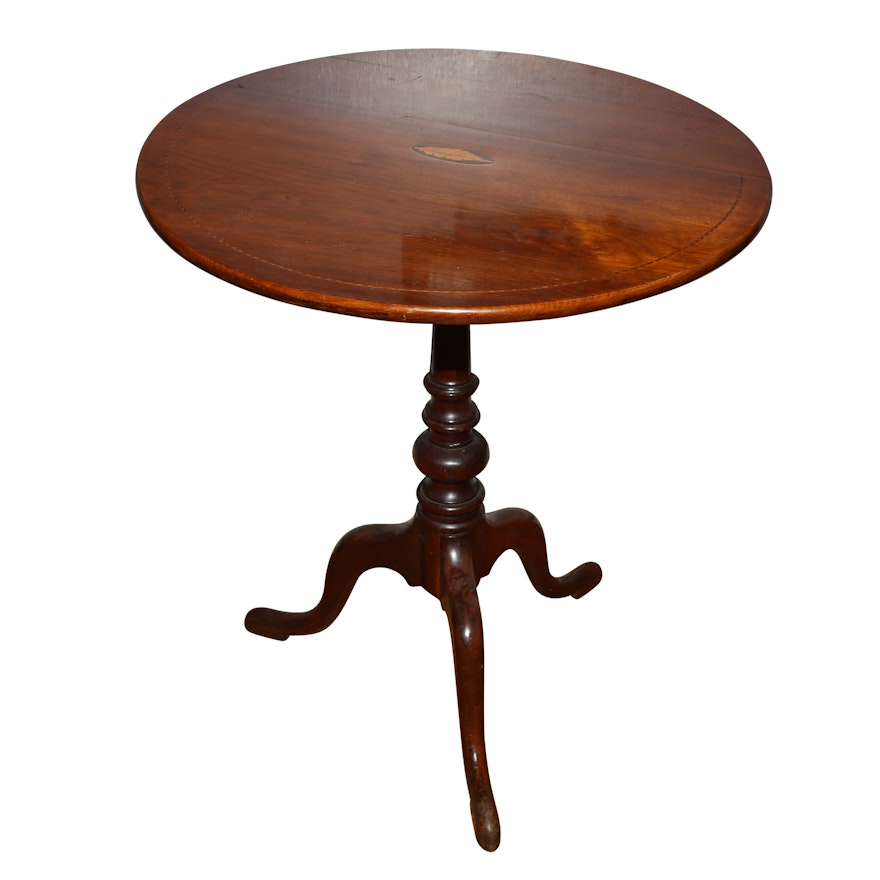 Antique Queen Anne Style Tilt-Top Tea Table