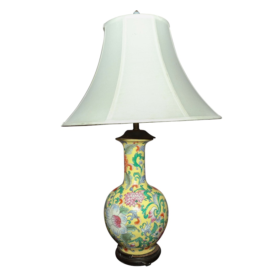 Chinese Hand-Painted Porcelain Vase Table Lamp
