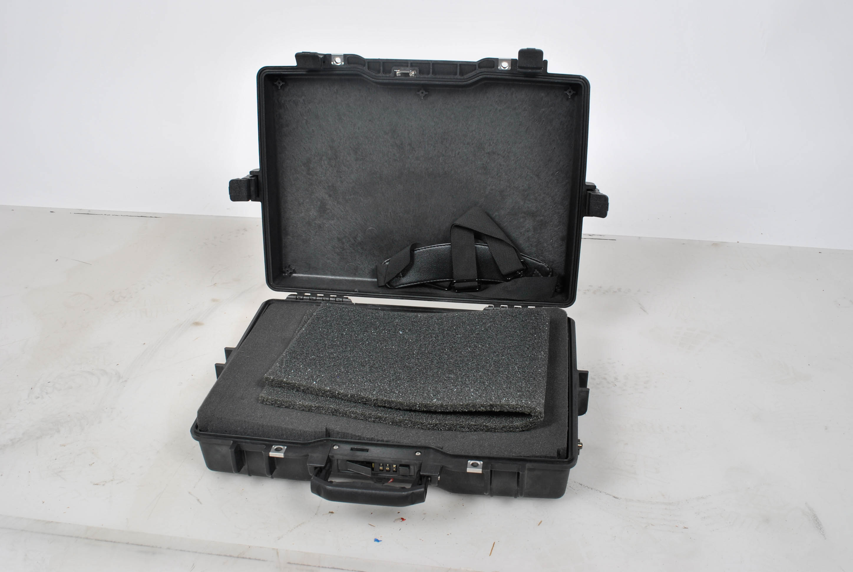 Pelican 1495 Laptop Case With Foam