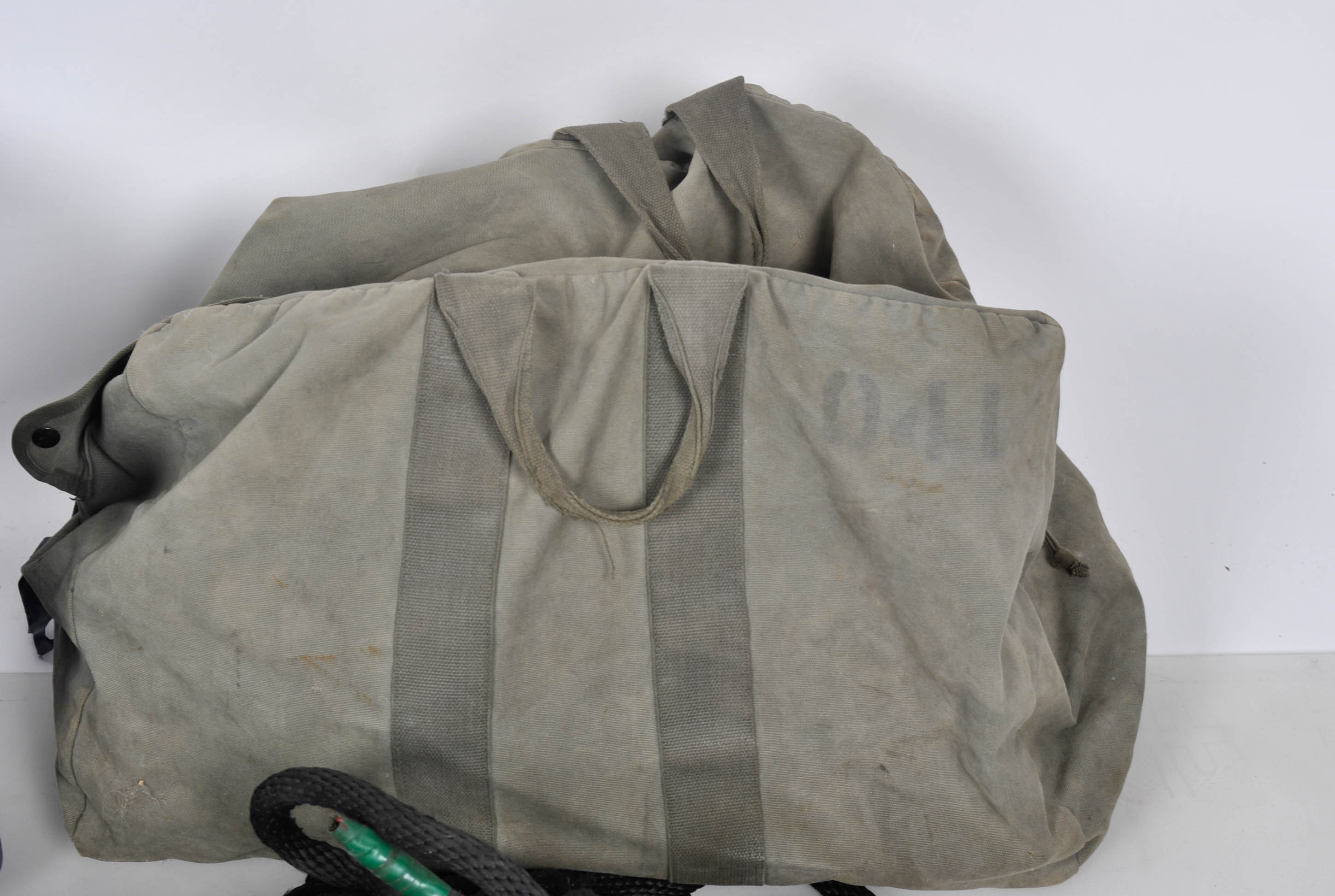 Hook Type Cable Sheaves and Pulleys Assortment with Rubbermaid RoughTote