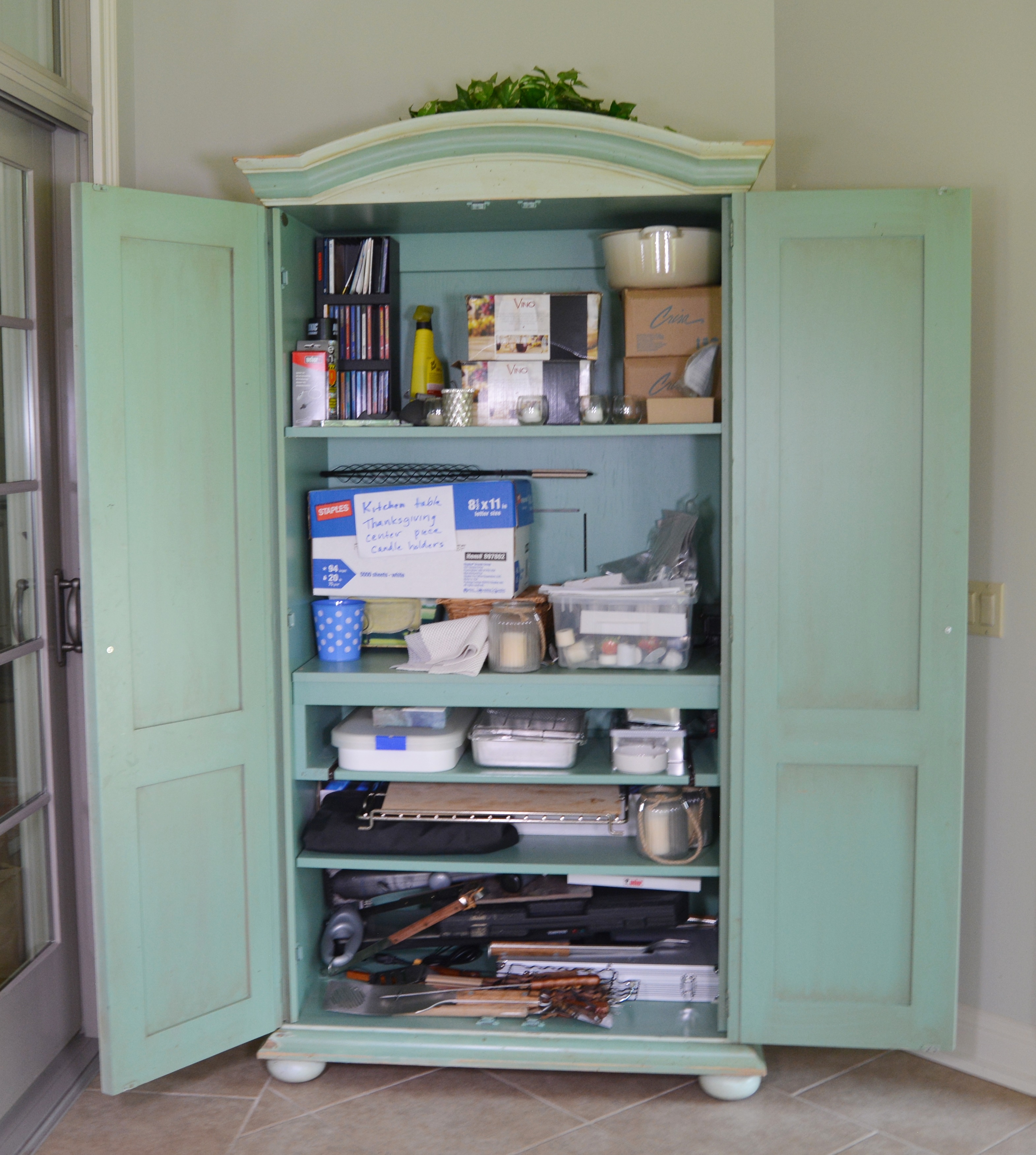 Romweber Botanical Style Painted Armoire/Entertainment Center EBTH