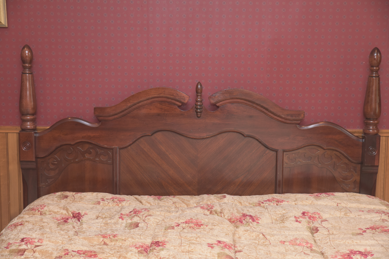 Vintage Chippendale Style Molded and Turned Wooden Queen Size Headboard