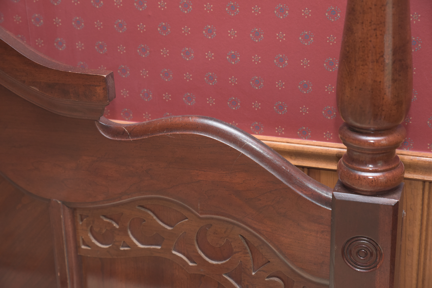 Vintage Chippendale Style Molded and Turned Wooden Queen Size Headboard