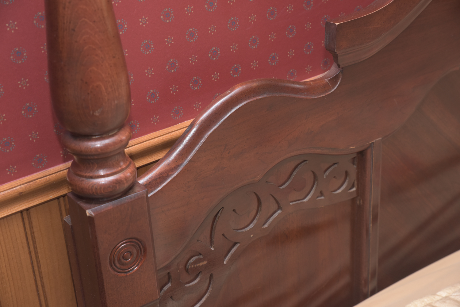 Vintage Chippendale Style Molded and Turned Wooden Queen Size Headboard