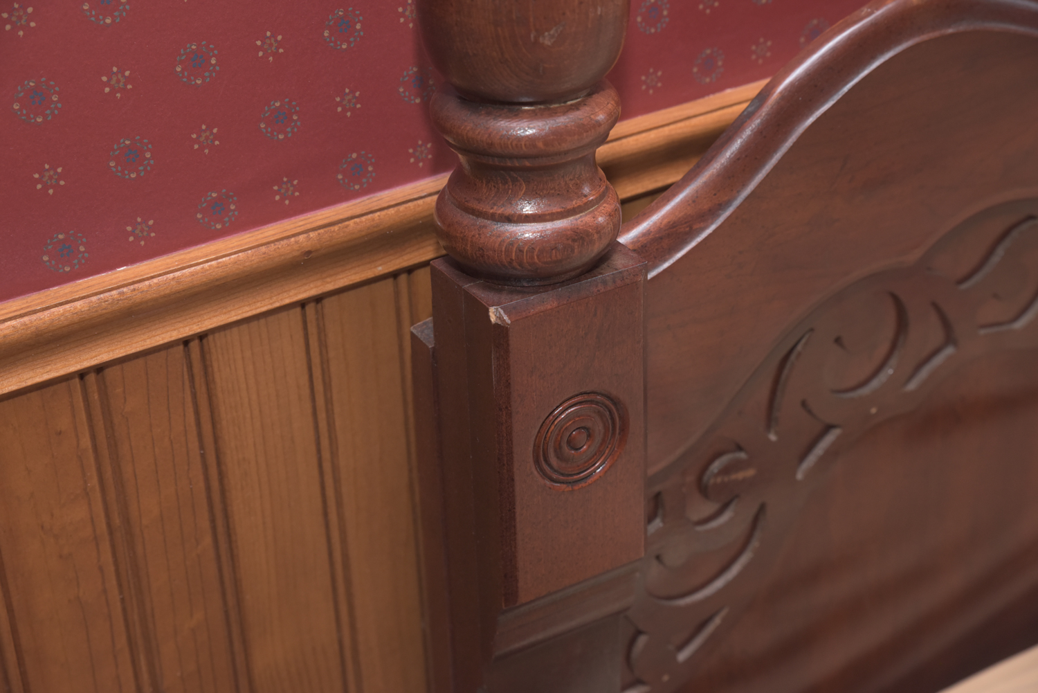 Vintage Chippendale Style Molded and Turned Wooden Queen Size Headboard