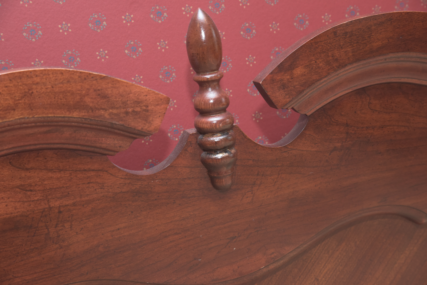 Vintage Chippendale Style Molded and Turned Wooden Queen Size Headboard