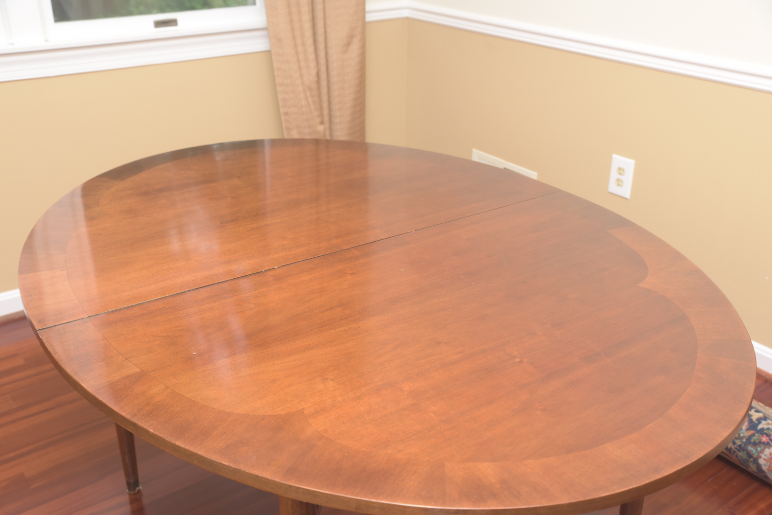 Mid Century Modern Oval Dining Table