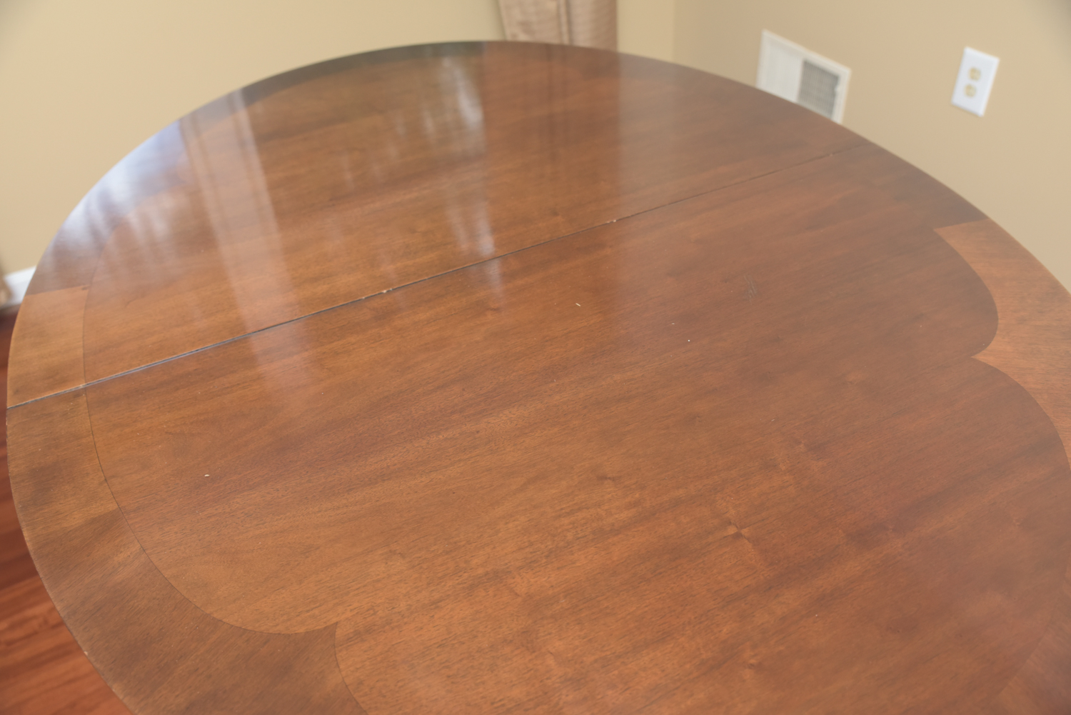 Mid Century Modern Oval Dining Table