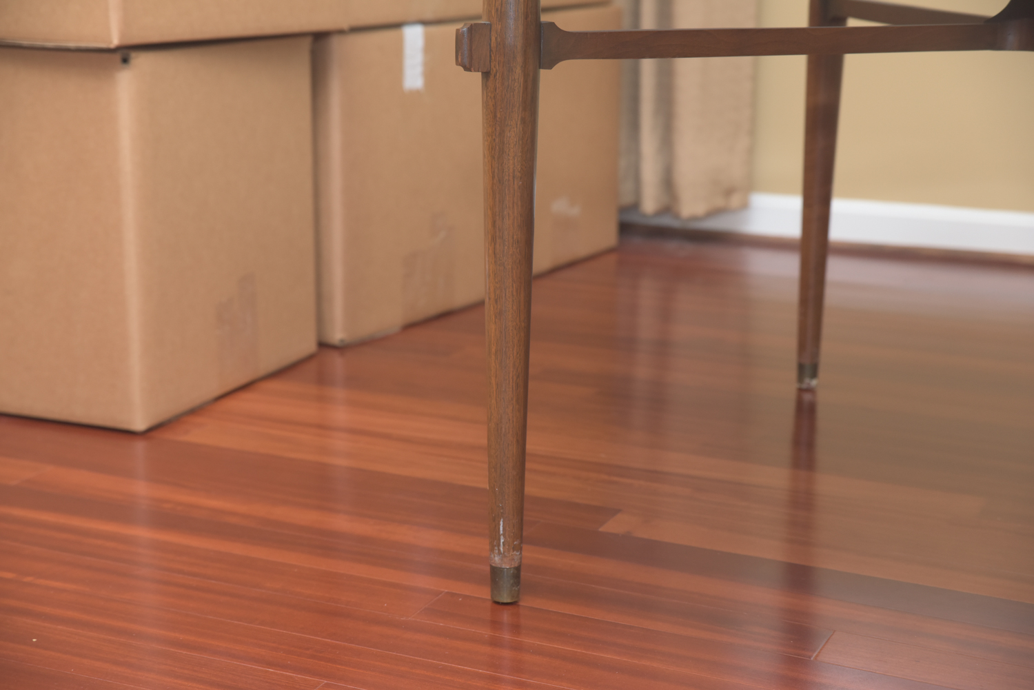 Mid Century Modern Oval Dining Table