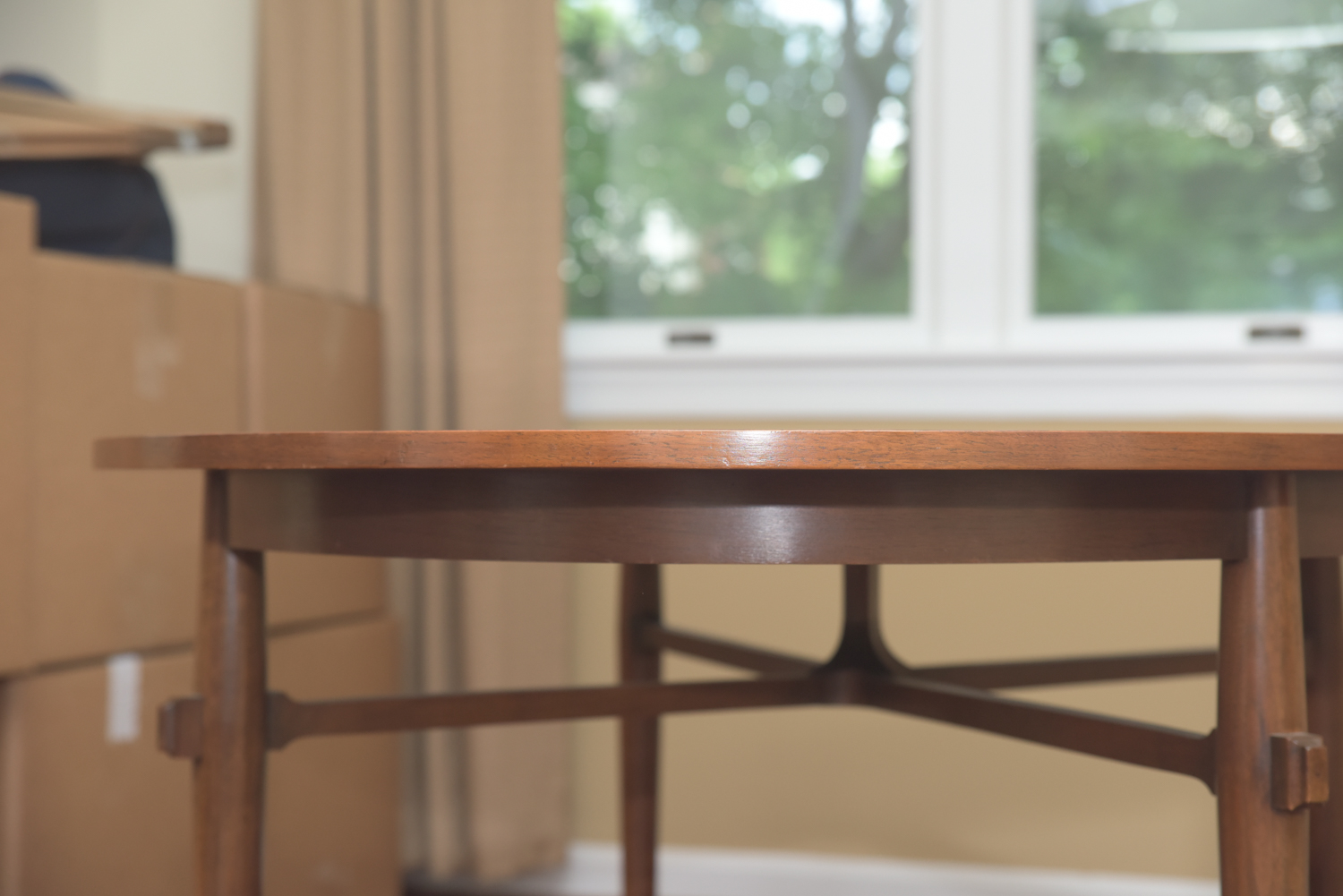 Mid Century Modern Oval Dining Table