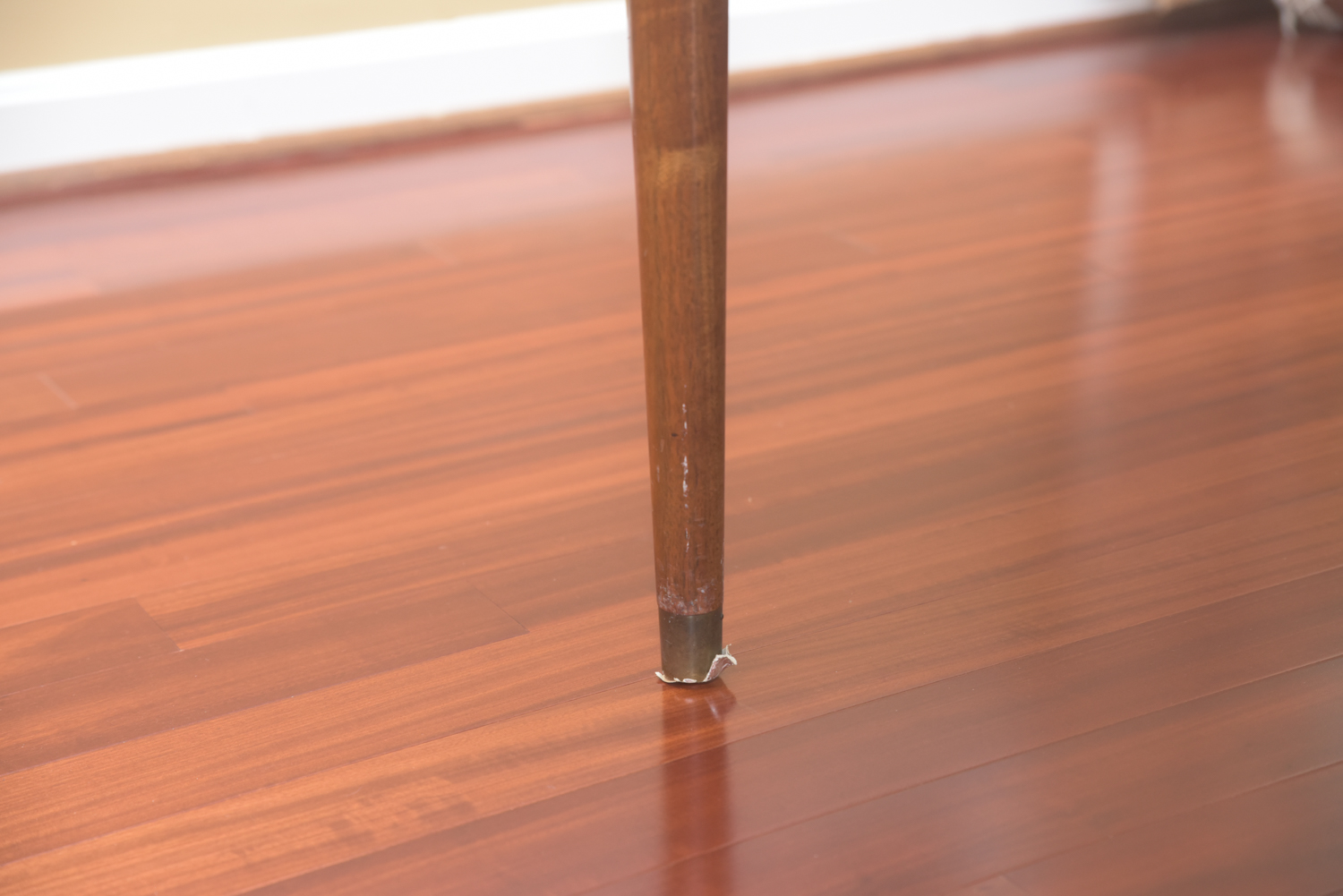 Mid Century Modern Oval Dining Table