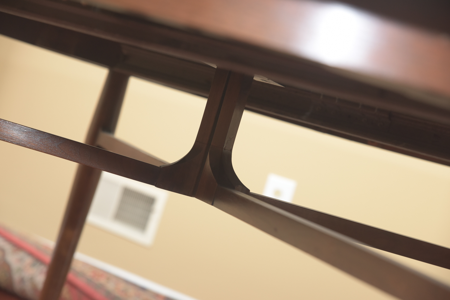 Mid Century Modern Oval Dining Table