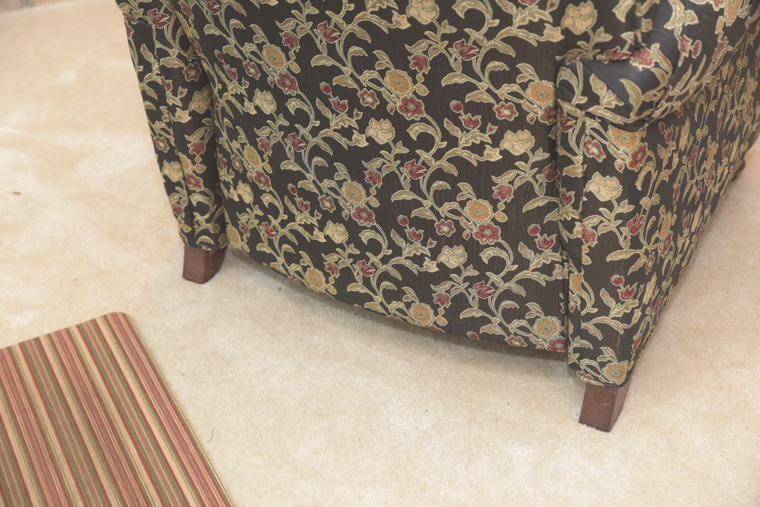 Fairfield Floral Patterned Recliner