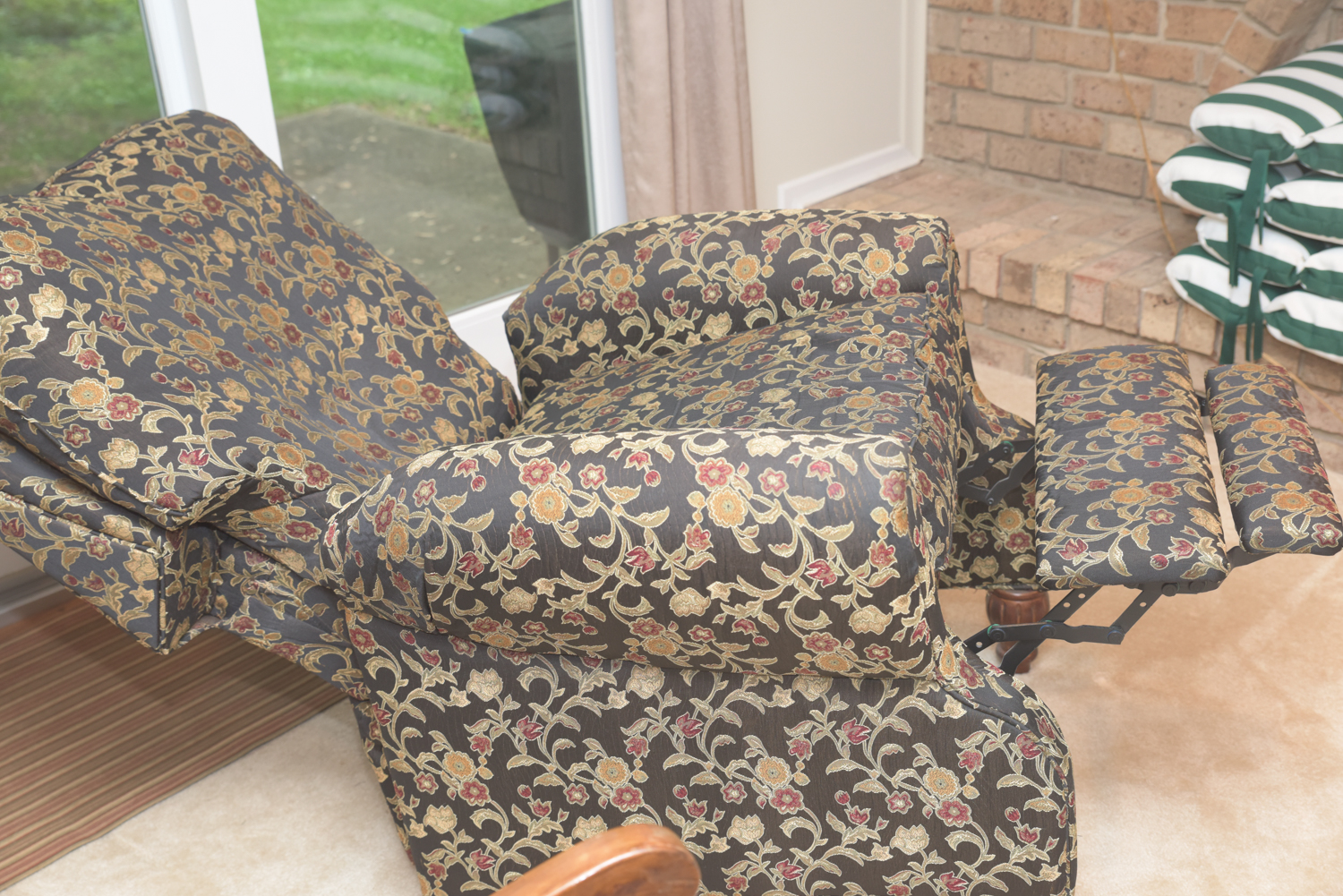 Fairfield Floral Patterned Recliner