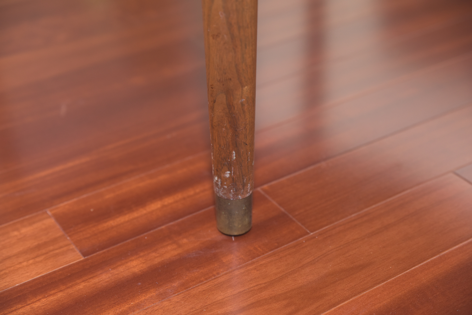 Mid Century Modern Oval Dining Table